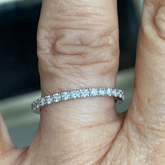 14K White Gold Diamond Eternity Band - Picture 4 of 6